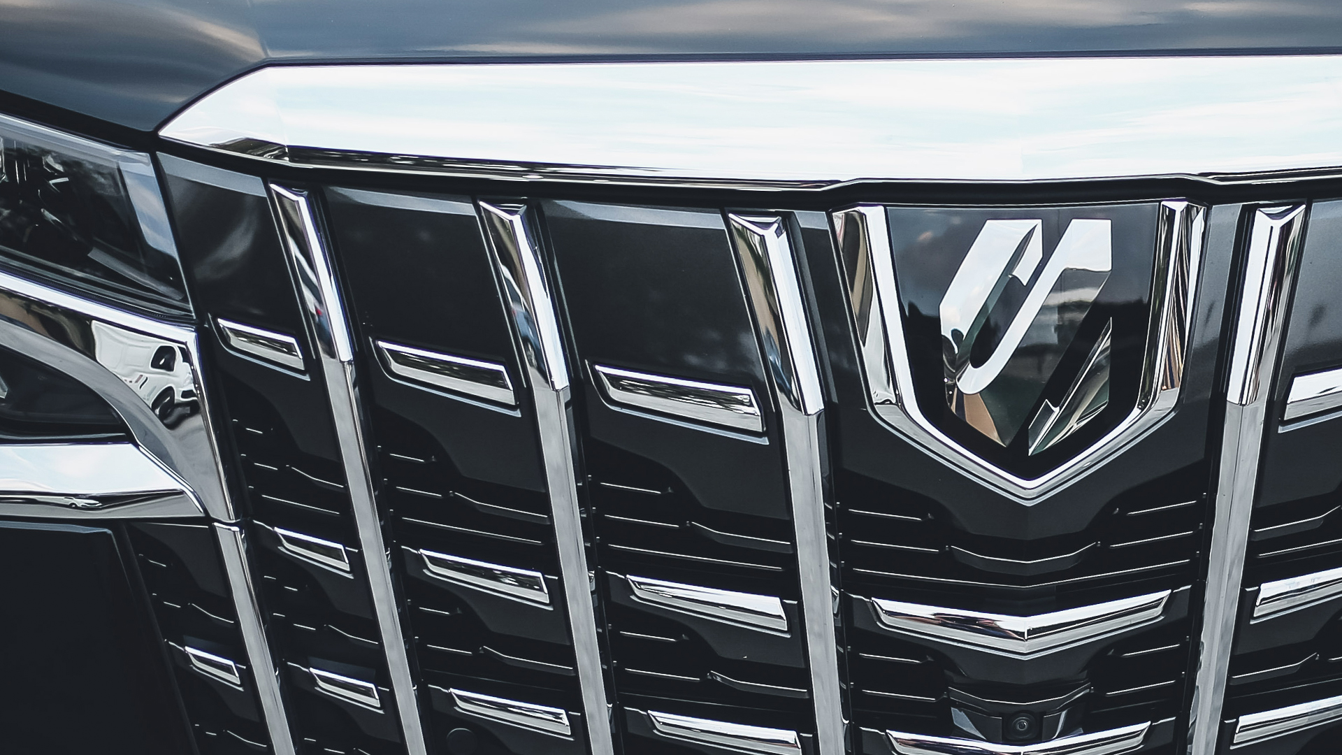 KGO TOYOTA ALPHARD MPV // THE PAST DECADE