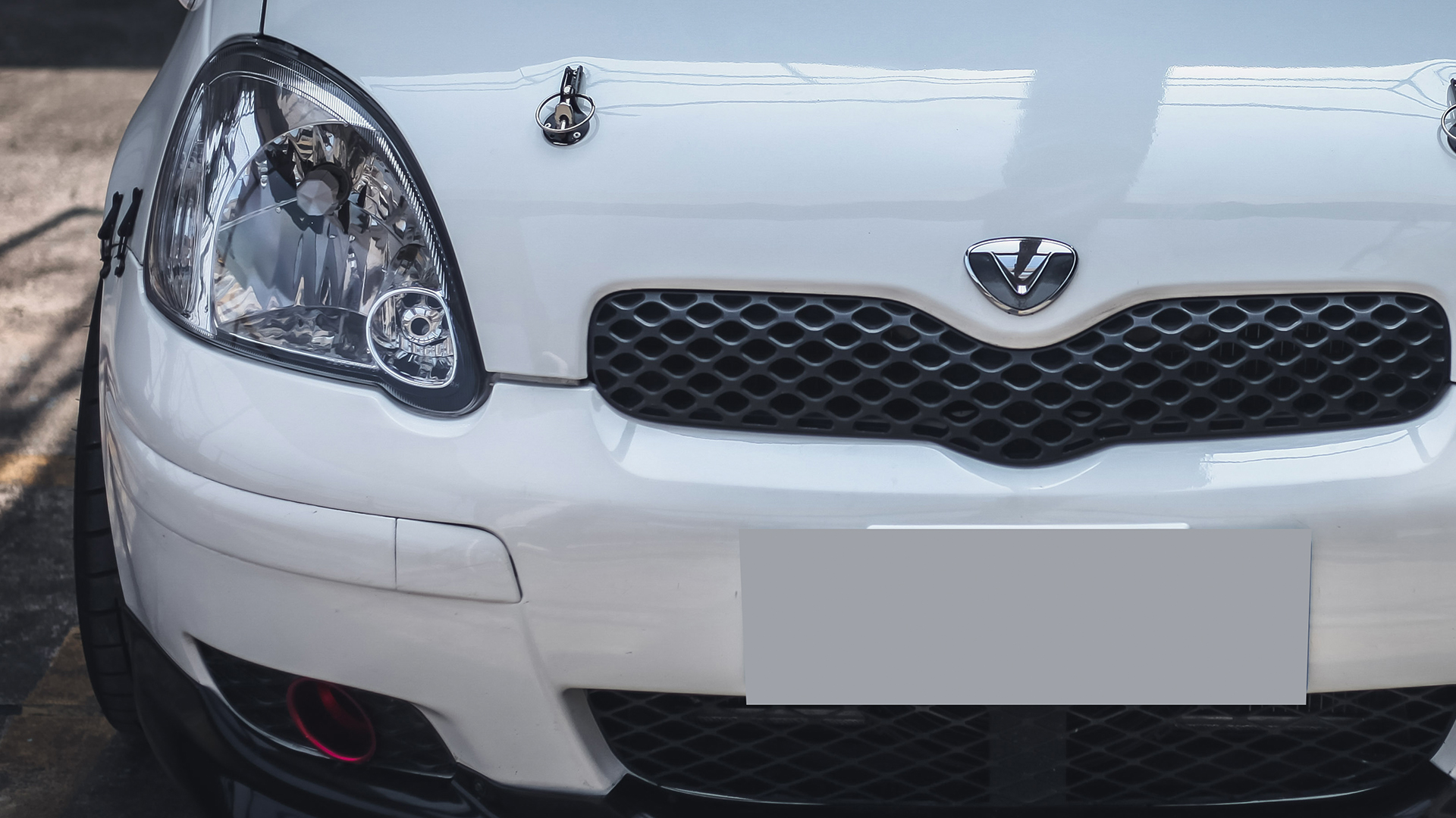 TOYOTA VITZ HATCHBACK XP10 W // THE PAST DECADE